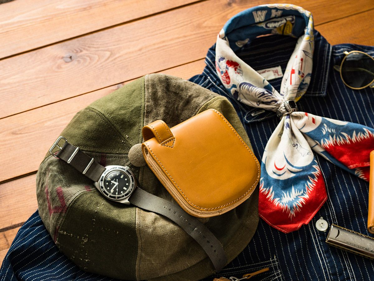 ペコスショルダー　ヒップポケット革財布（小銭入れ無し） 