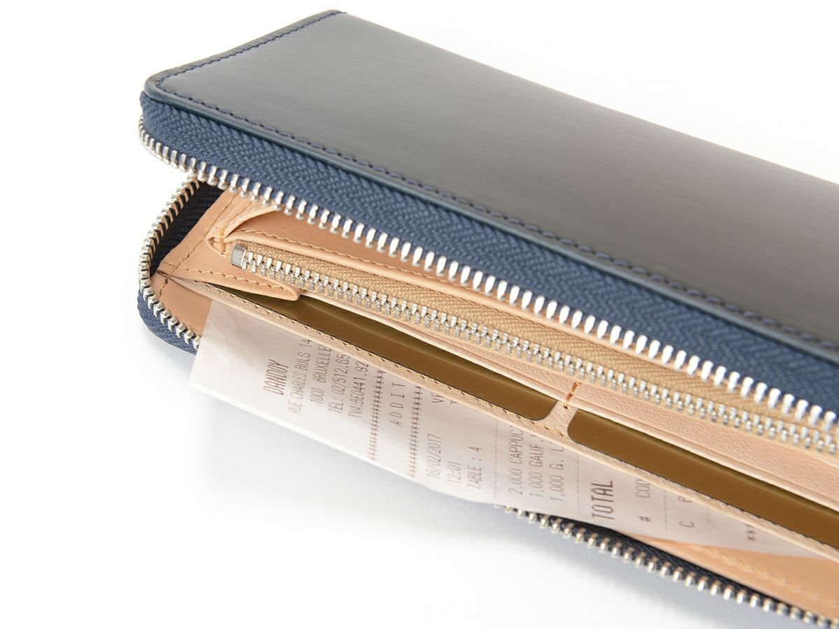 ペコスショルダー　ラウンドファスナー長財布 