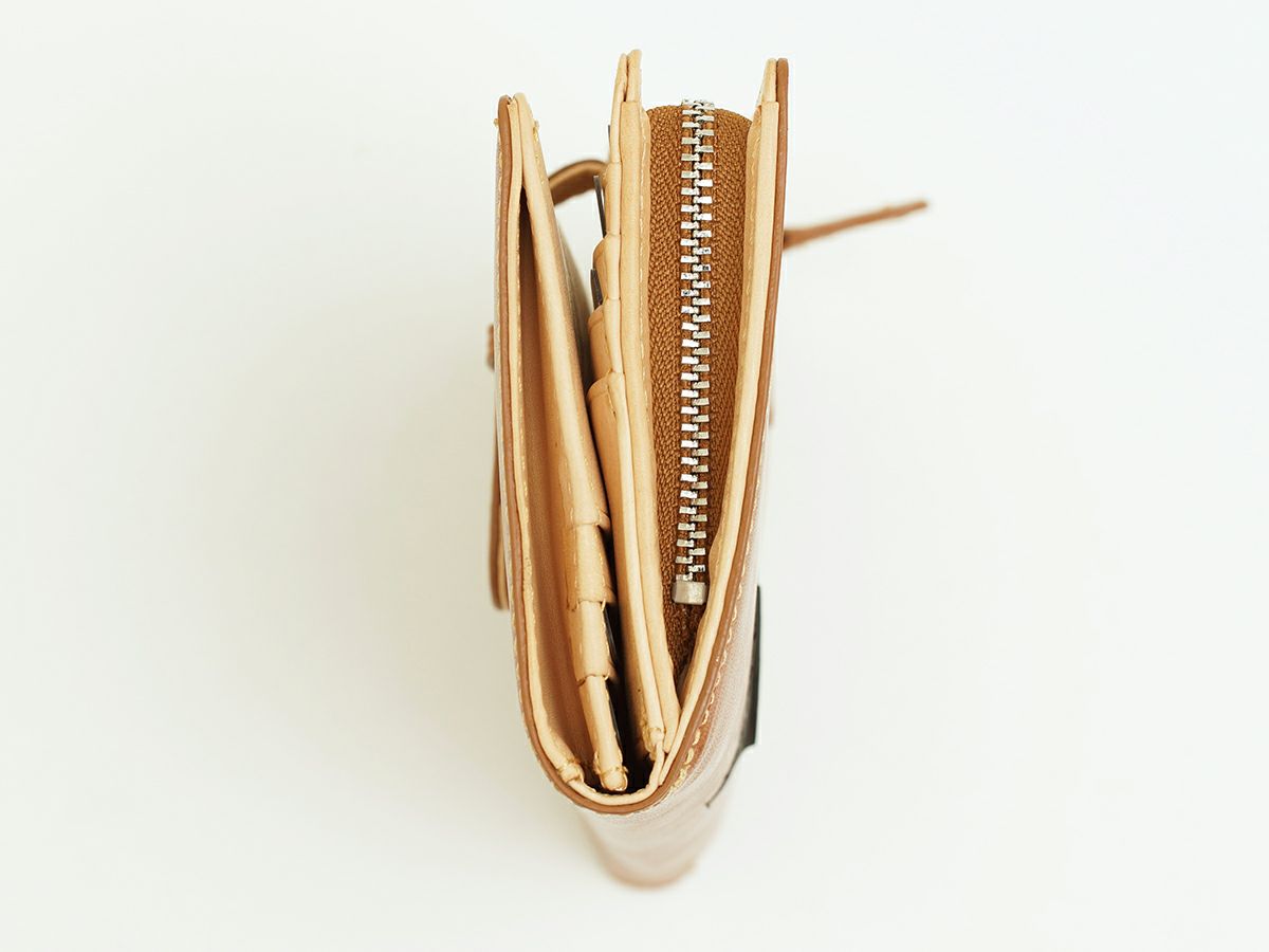 バグッダ　革ベルト付長財布