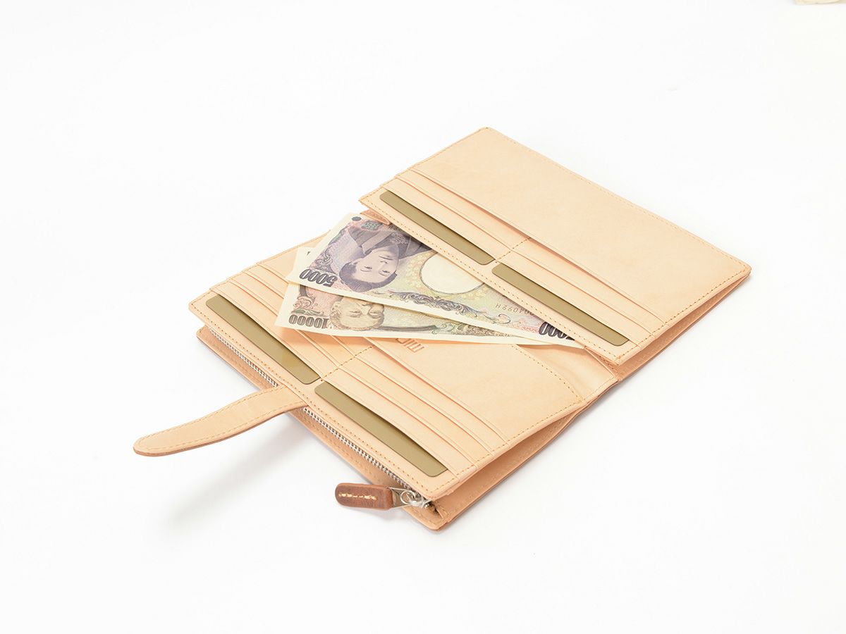 バグッダ　革ベルト付長財布