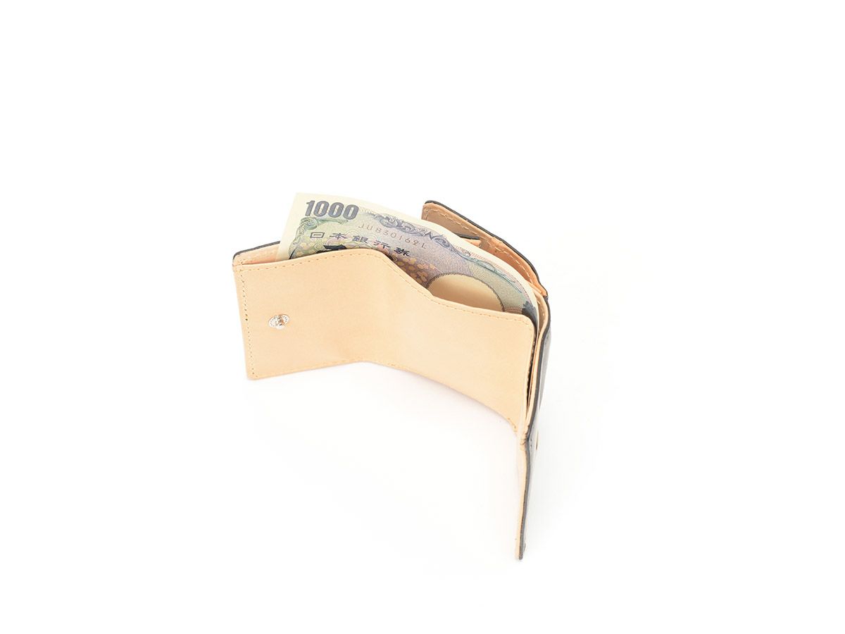 バグッダ　三つ折りミニ革財布