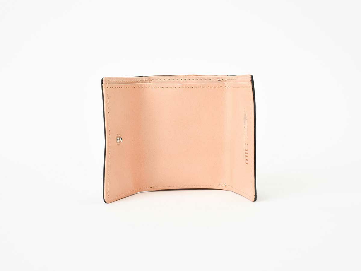 バグッダ　三つ折りミニ革財布