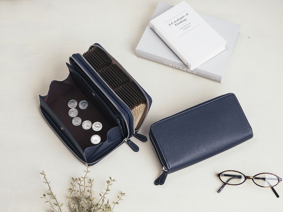 エンボス　Wラウンドファスナーマルチウォレット