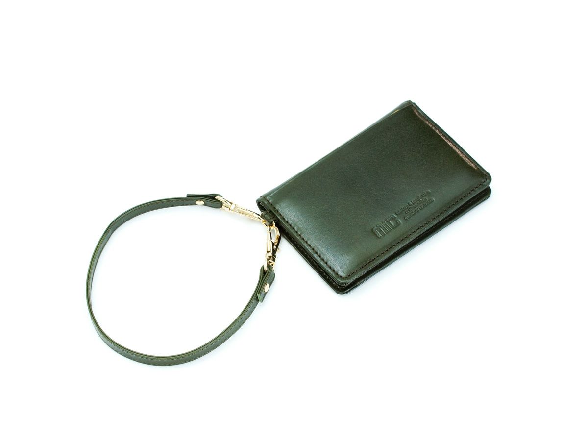 アリアナ 二つ折りパスケース 