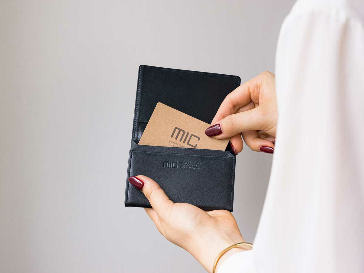 アリアナ　風琴マチ名刺入れ