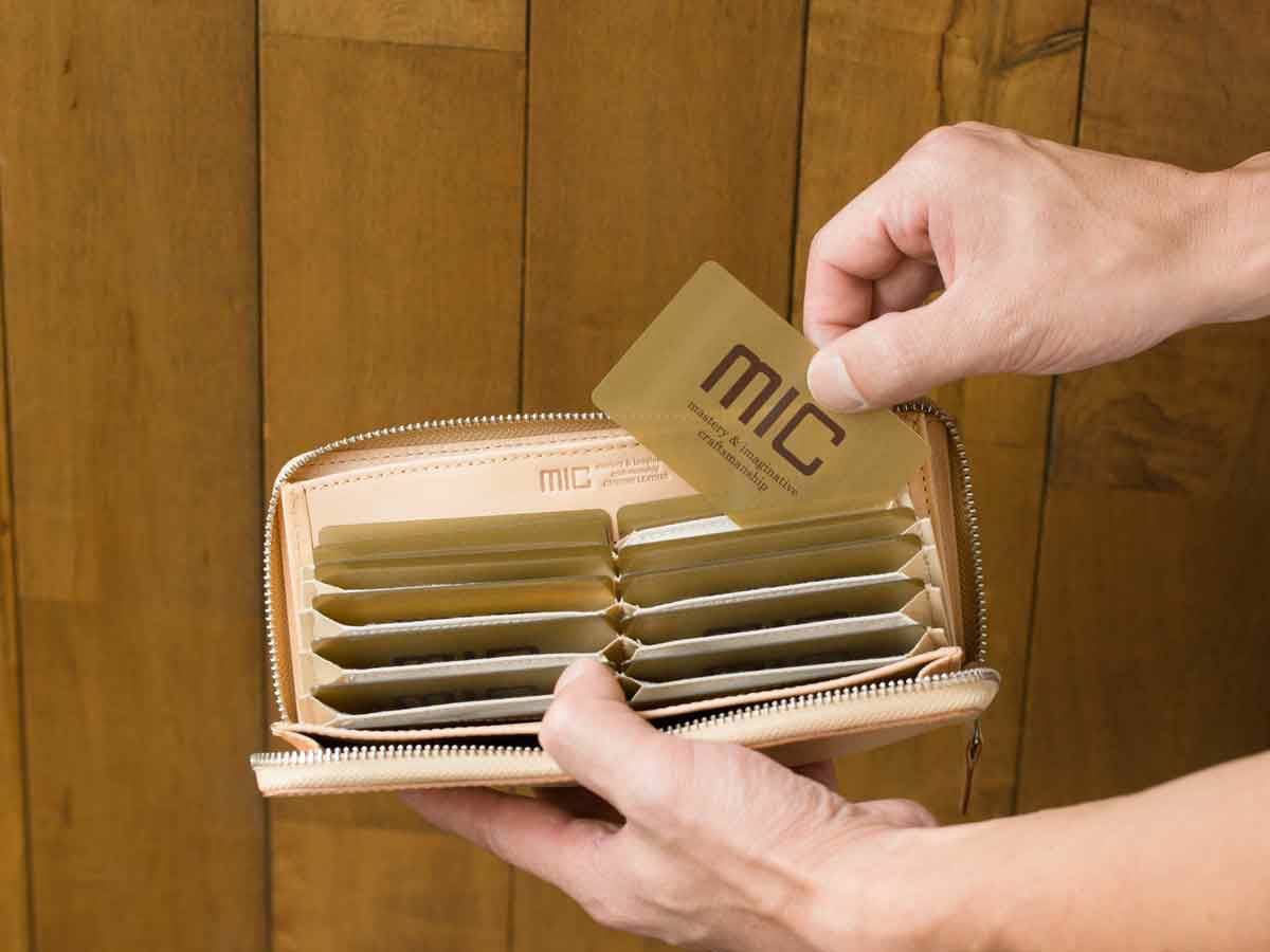 グレージングヌメ　スマートマルチウォレット　