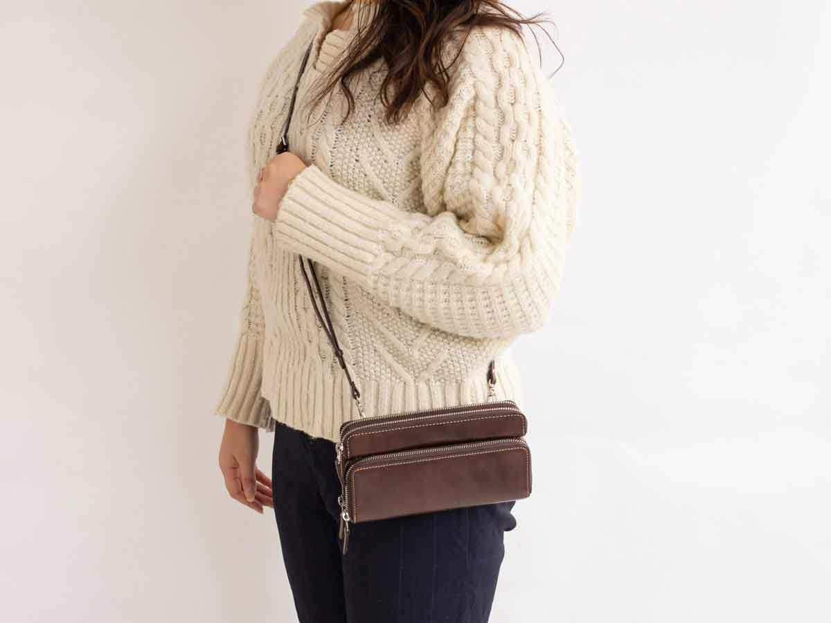 バグッダ　マルチウォレット(ショルダーストラップ付)