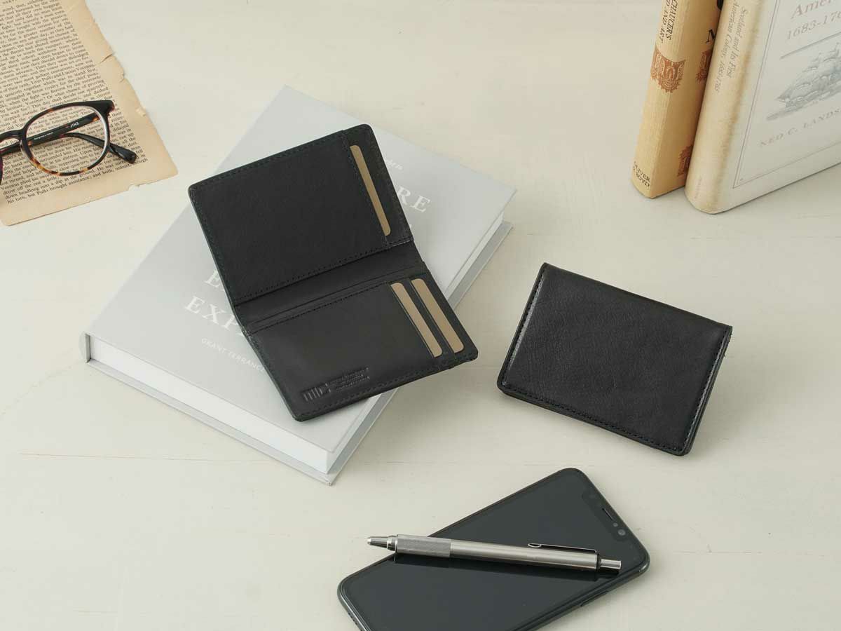 ヴァケッタルクス　二つ折りパスケース　ブラック