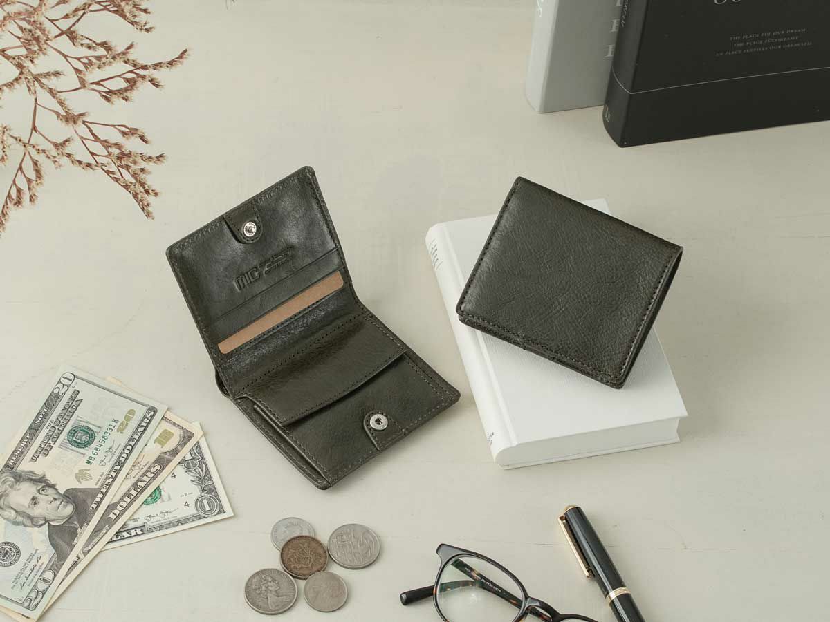 ヴァケッタルクス　二つ折りミニ財布　グリーン