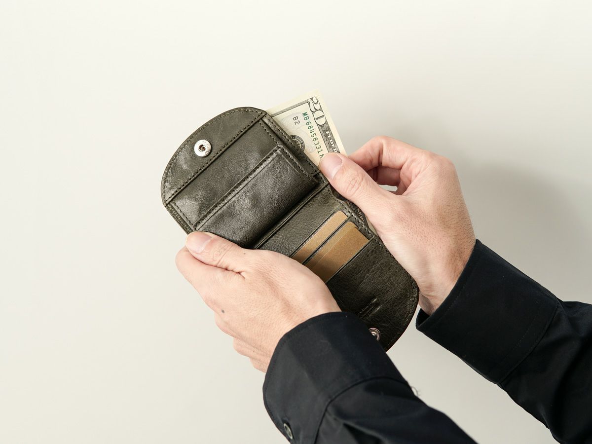 ヴァケッタルクス　ミニヒップポケット革財布(小銭入れ付き)