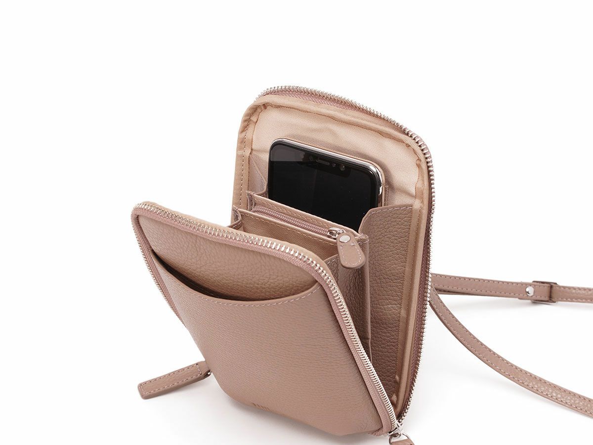 ボルセッタ　スマホショルダーウォレット