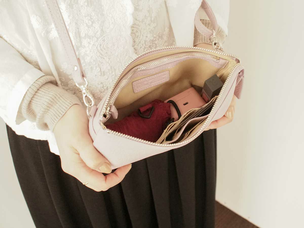 ボルセッタ　お財布ポシェット