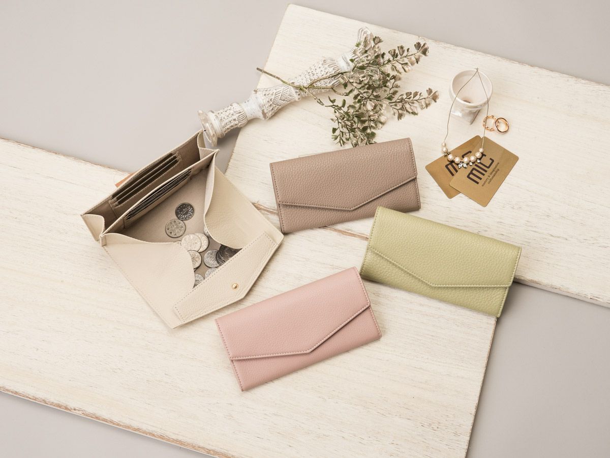 ラフィネ　コンパクトギャルソン長財布