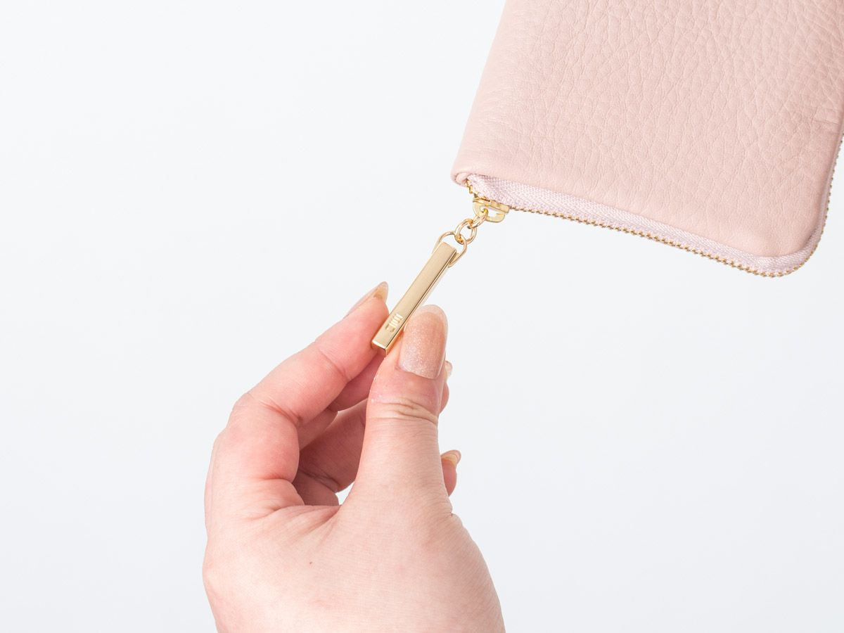 ラフィネ　コンパクトラウンドファスナー長財布｜