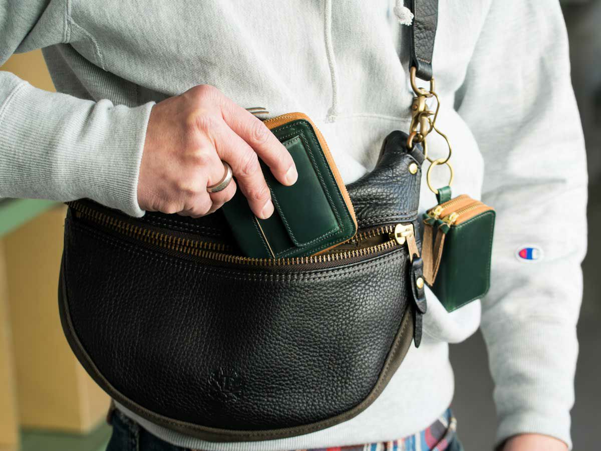 クロムエクセル　ラウンドファスナーキーウォレット