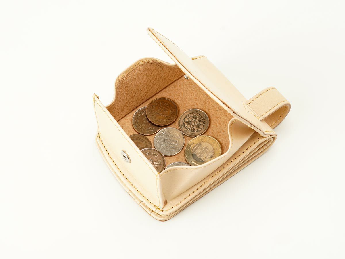 ナチュラルヌメ　外ボックス小銭入れヒップポケット革財布