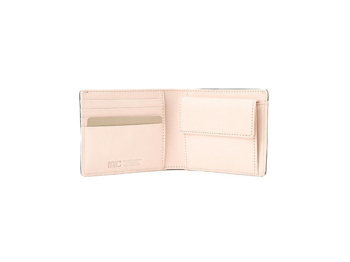 バグッダ　二つ折り革財布（小銭入れ付き）