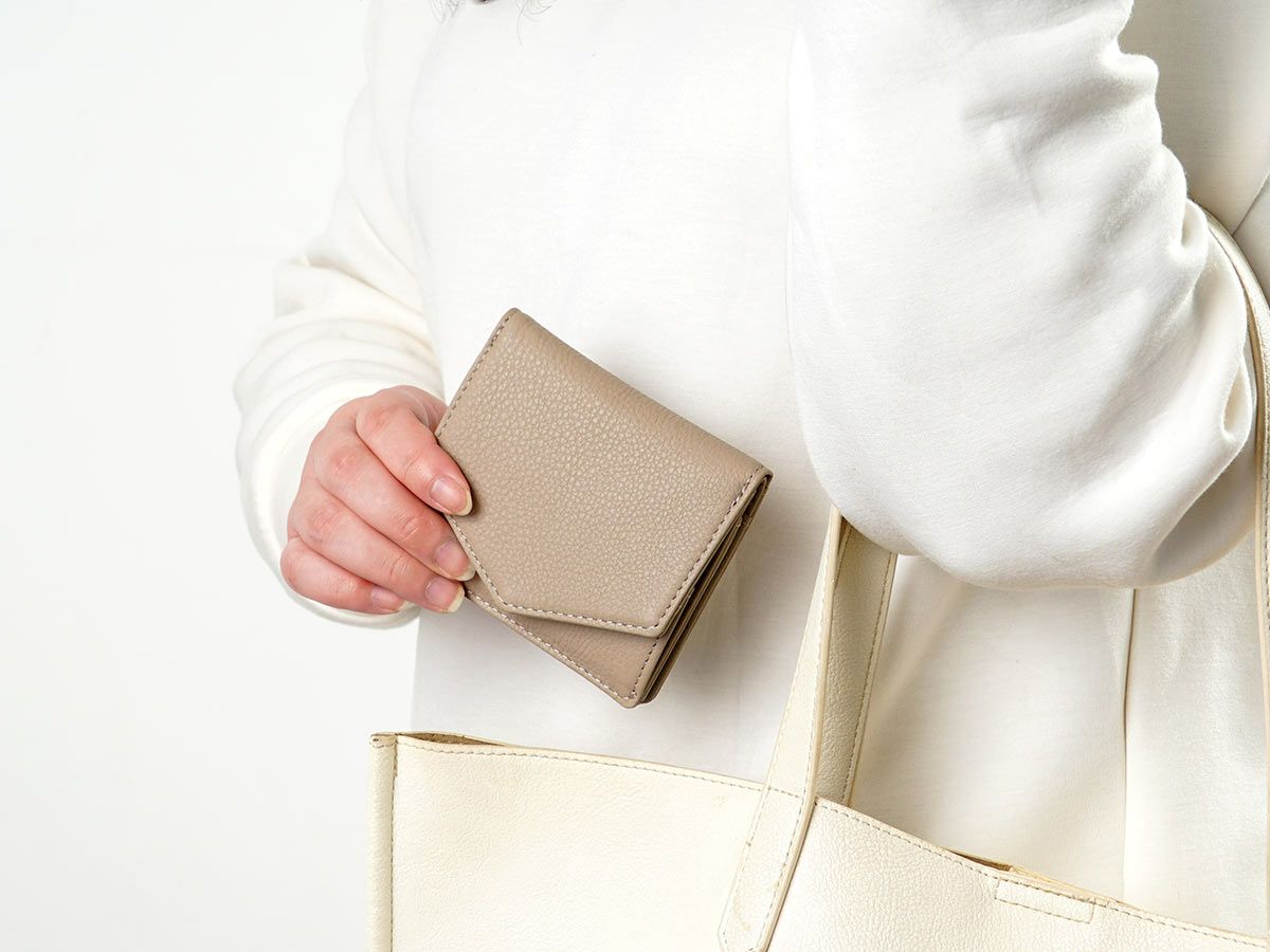 ラフィネ ボックス小銭入れ二つ折り財布