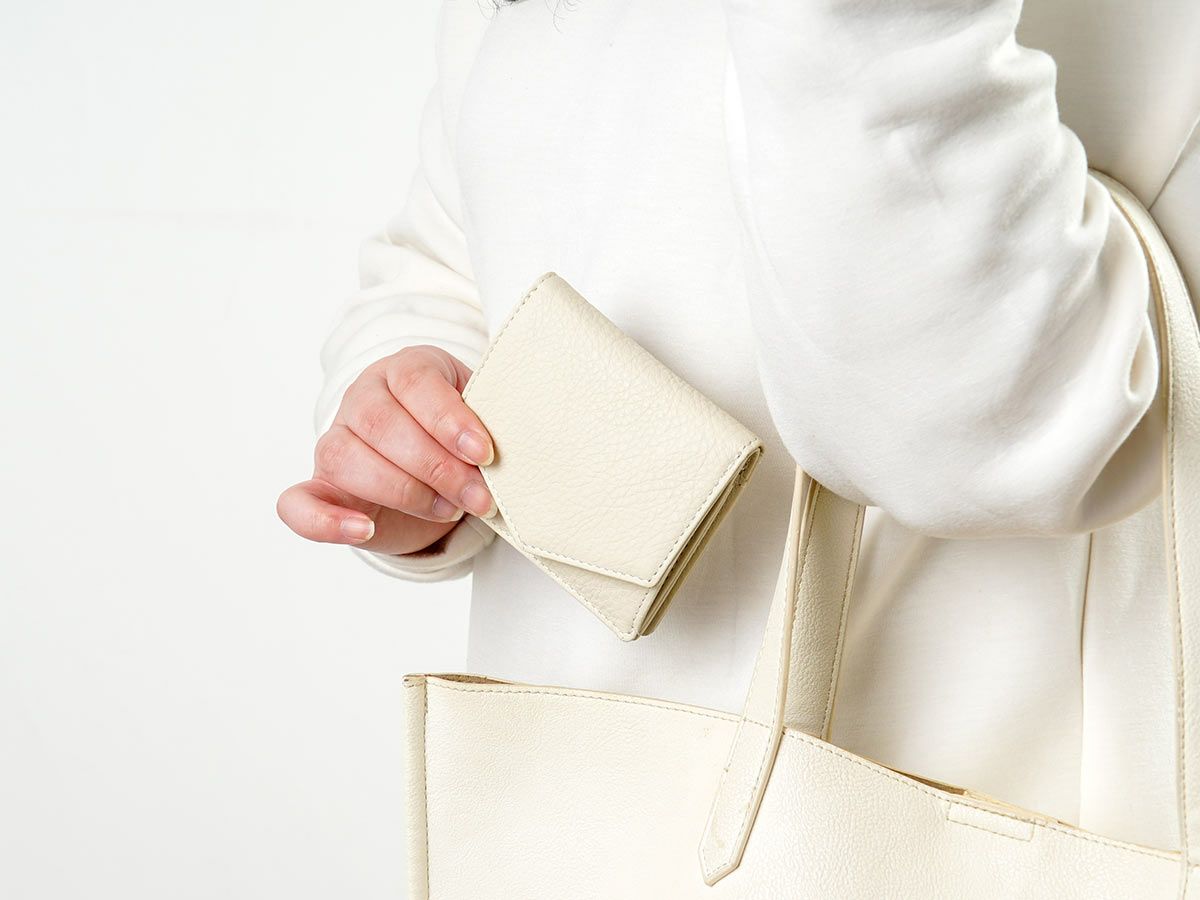 ラフィネ ボックス小銭入れ二つ折り財布