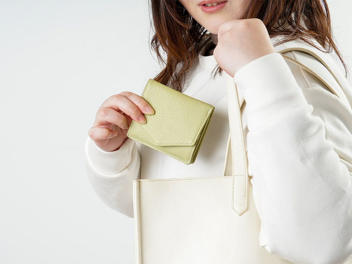 ラフィネ ボックス小銭入れ二つ折り財布