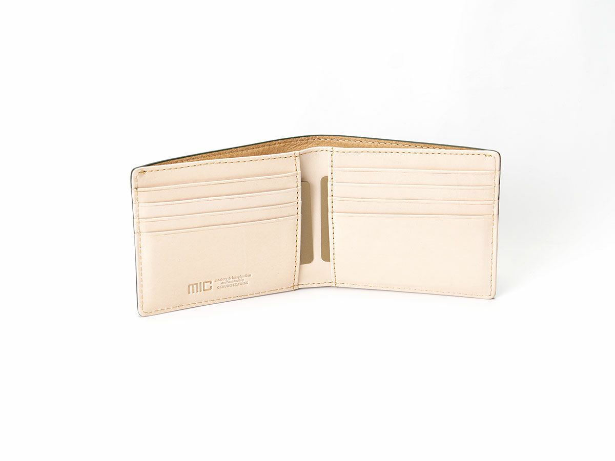 ブライドルレザー　二つ折り財布(小銭入れ無し)