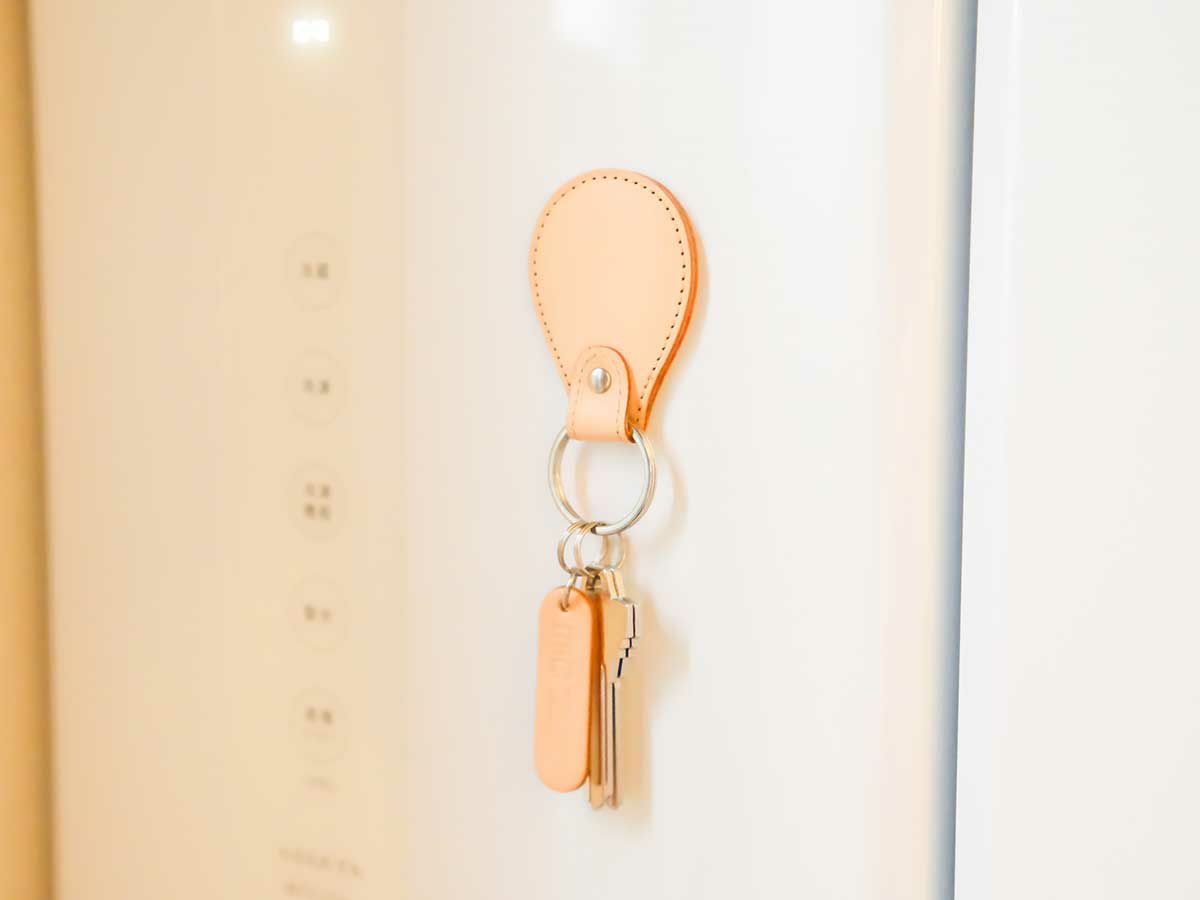 ナチュラルヌメ　マグネットキーホルダー