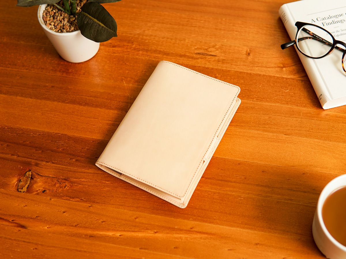 ナチュラルヌメ　ブックカバー（文庫本サイズ）