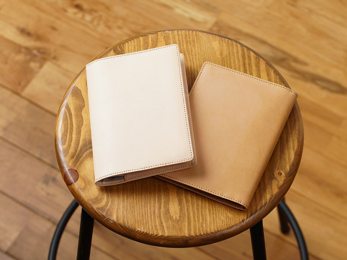 ナチュラルヌメ　ブックカバー（文庫本サイズ）