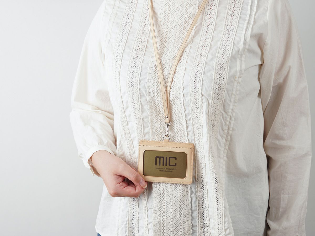 ナチュラルヌメ　IDケース