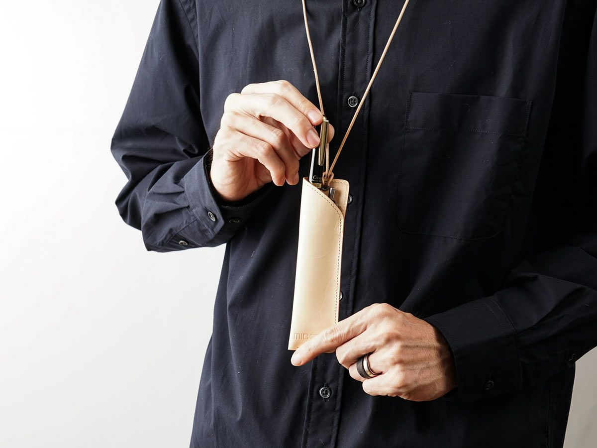 ナチュラルヌメ　首かけペンホルダー