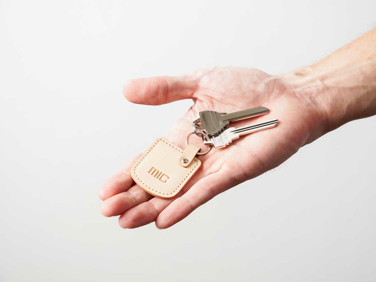 ナチュラルヌメ　ヒップポケット キーチャーム